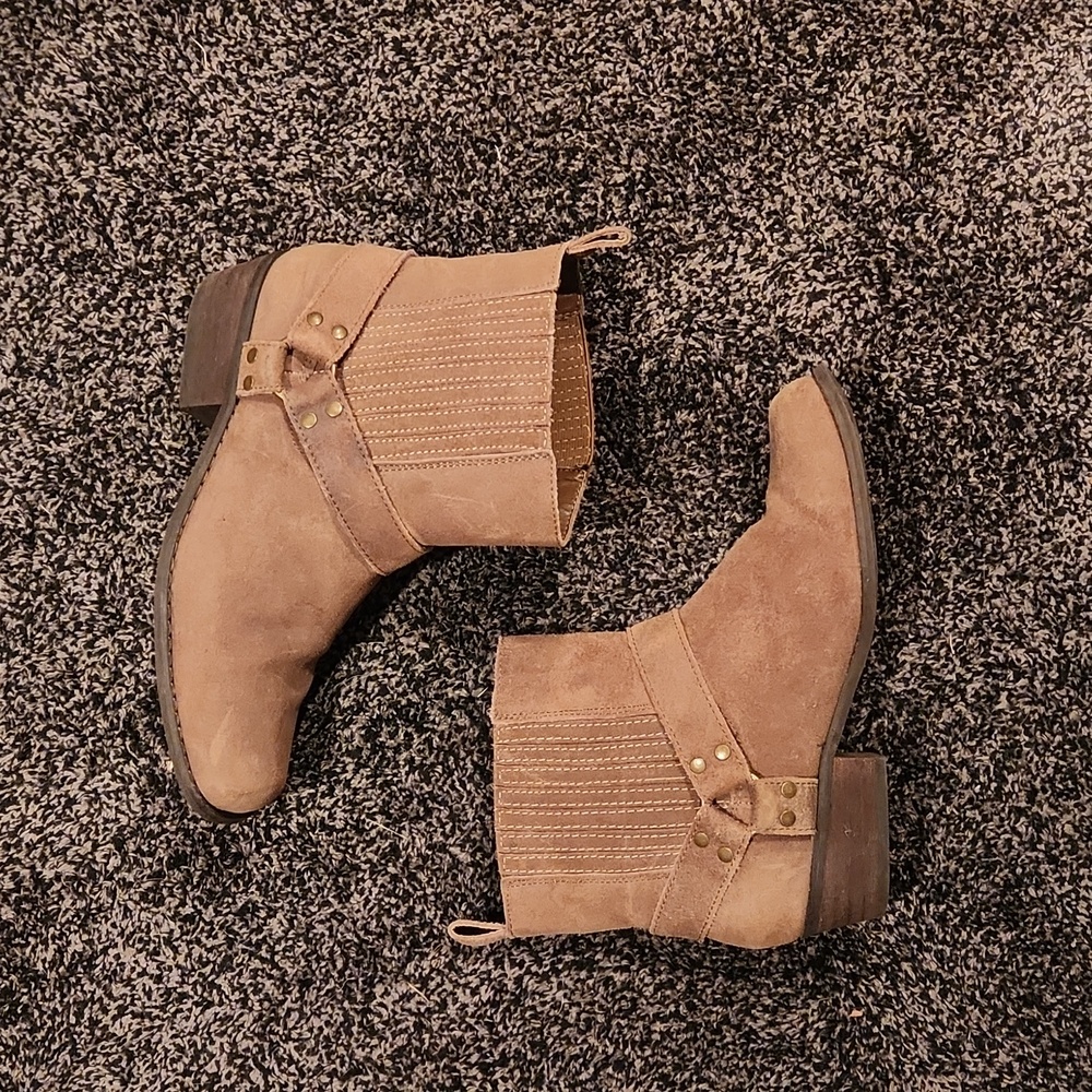 Brown boots